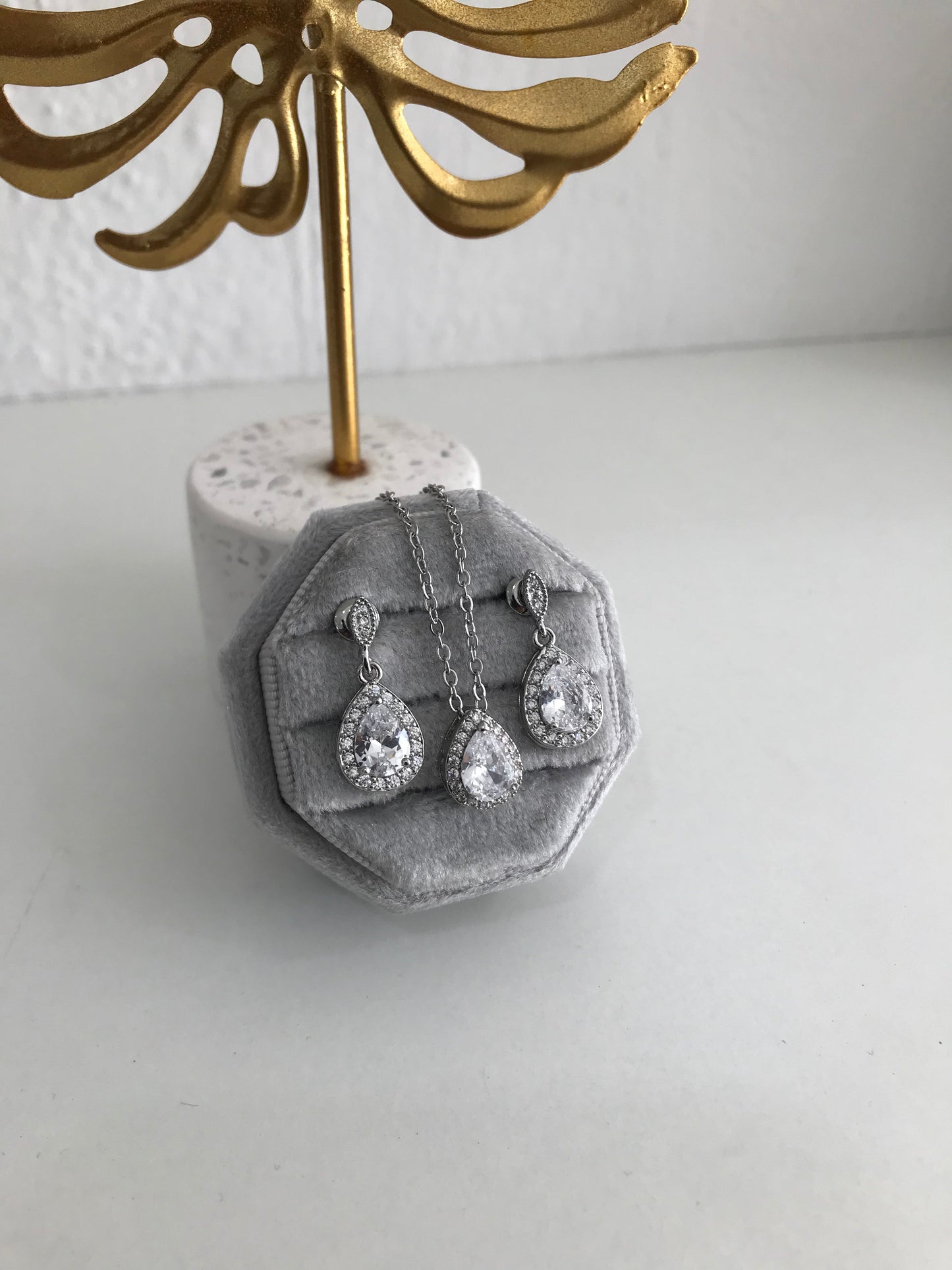 Set de Aretes Sara y Collar Silvia