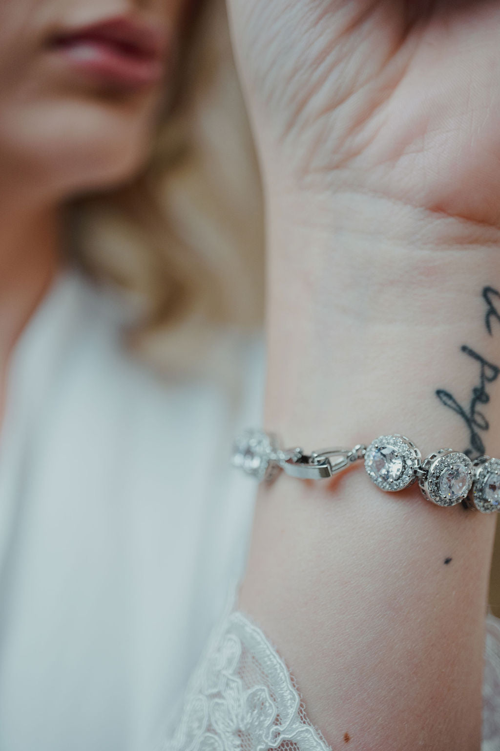 Set de Aretes Génesis y Pulsera Tania