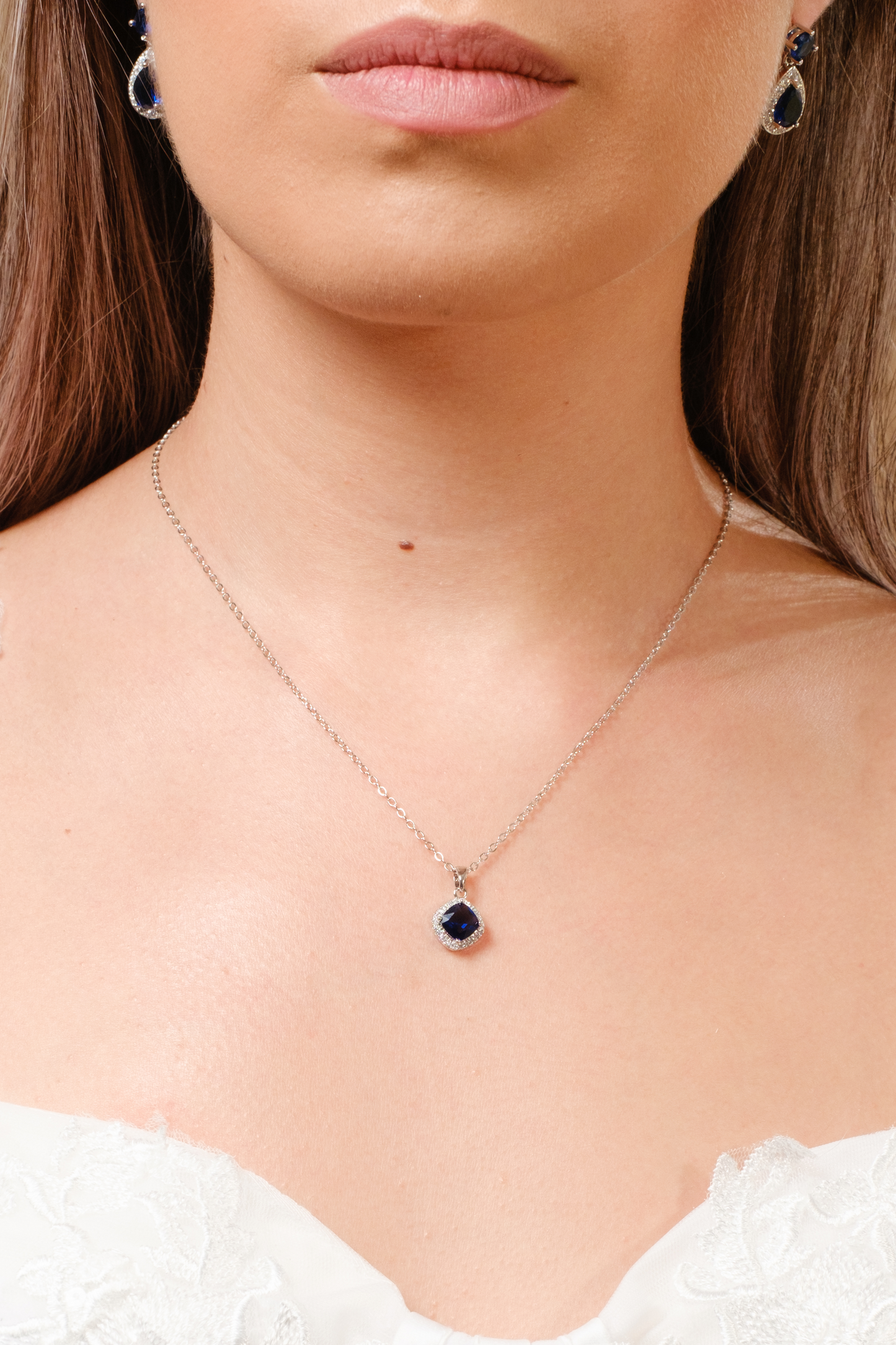 Set de Aretes Ruth Collar Elvira y Pulsera Mariana