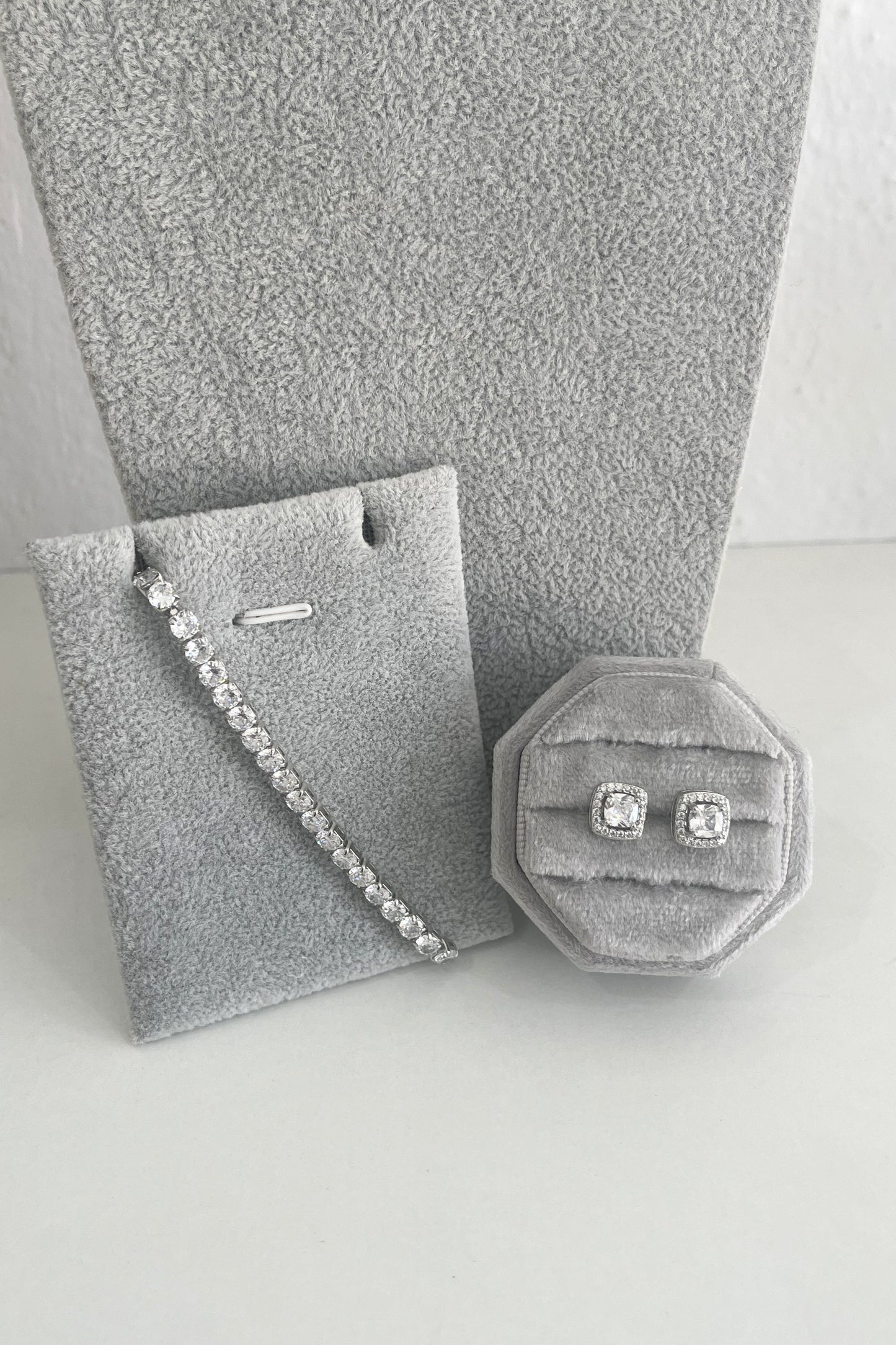 Set de Aretes Teodora y Pulsera Caty