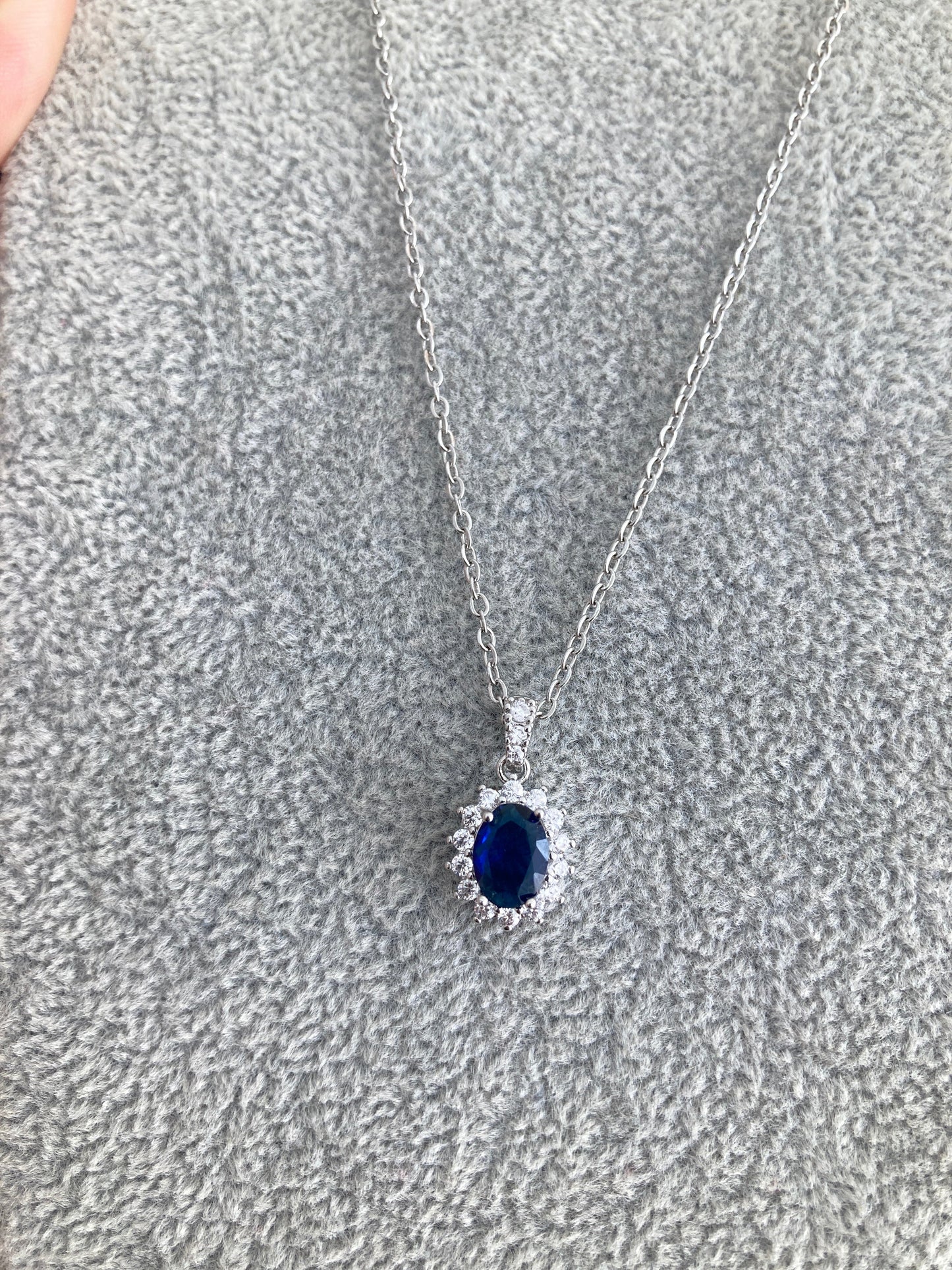 Set Aretes y Collar Bianca