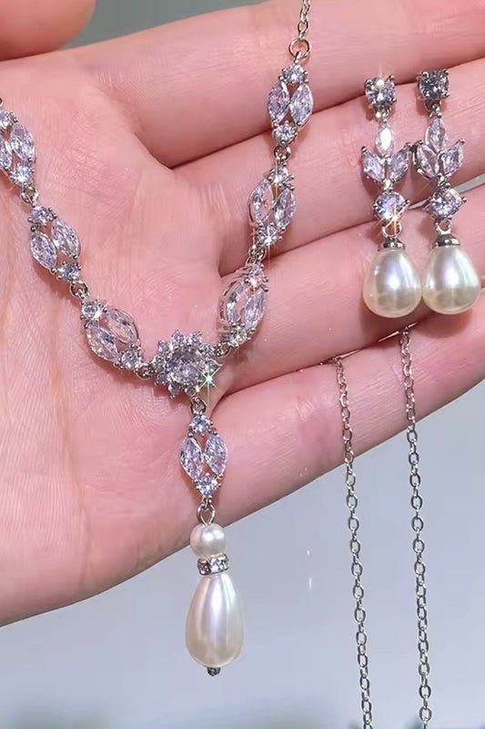 Set de Aretes y Collar Rosalía