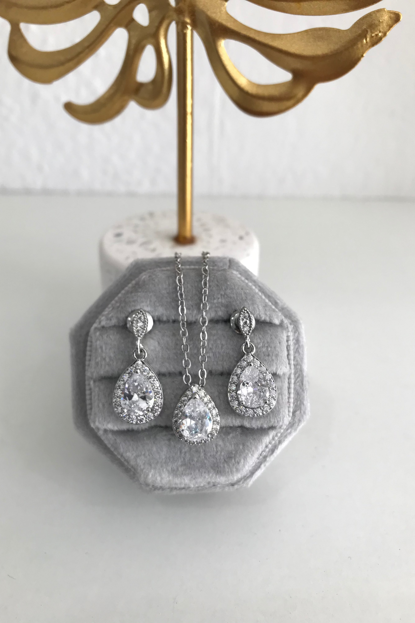 Set de Aretes Sara y Collar Silvia