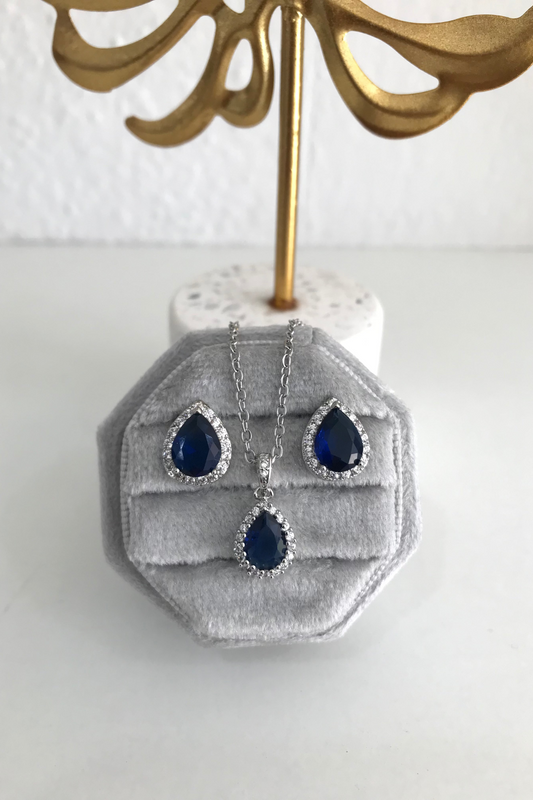 Set de Aretes Clarissa y Collar Deimar