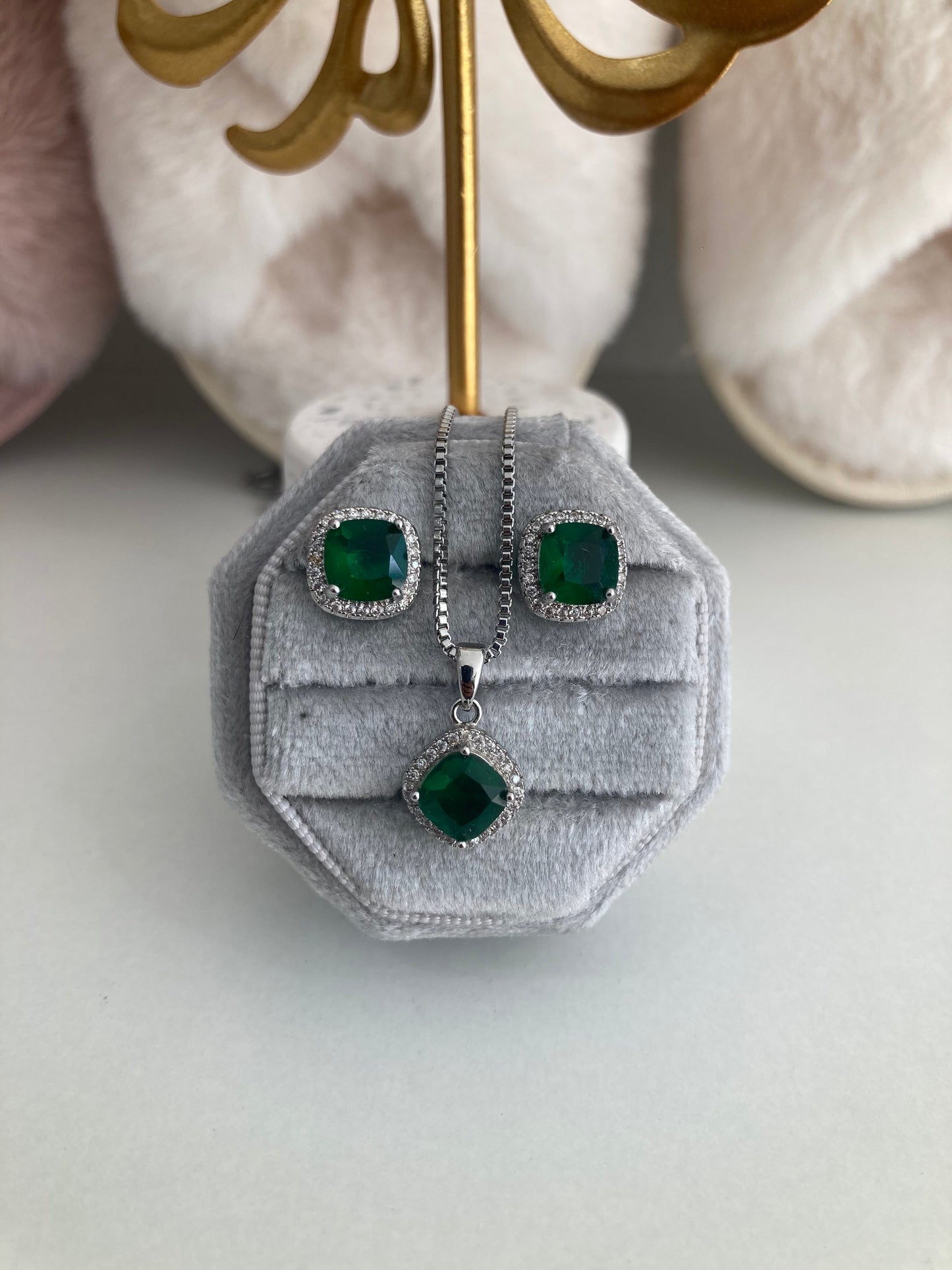 Set de Aretes Eloise y Collar Elvira