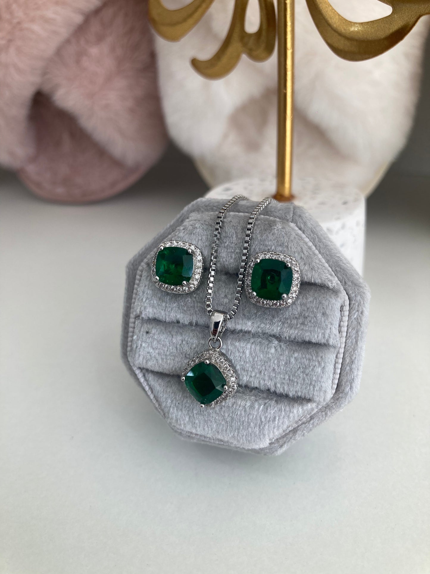 Set de Aretes Eloise y Collar Elvira