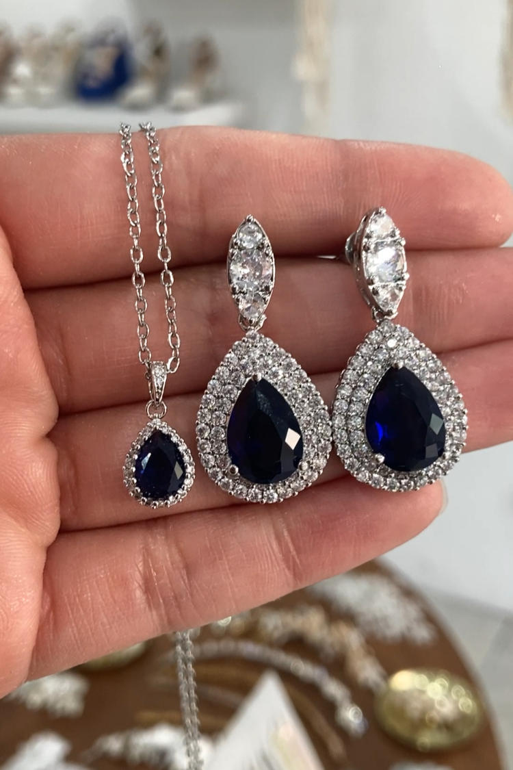 Set de Aretes Kiara y collar Deimar