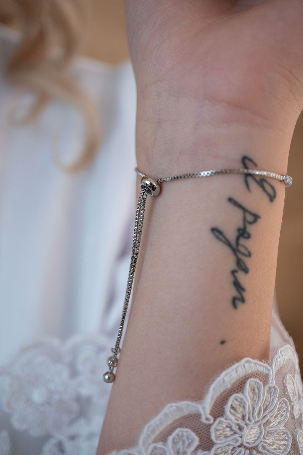 Set de Aretes Ruth Collar Elvira y Pulsera Mariana